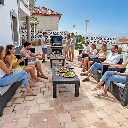 Villa Esmeralda junto al mar-2